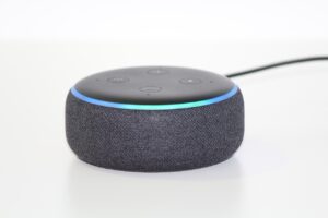 Alexa possui funções ocultas que muitos não conhecem. (Foto: Pexels)