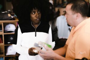 Aplicativos de tradução podem ajudar na hora de se conectar com outras culturas. (Foto: Pexels)