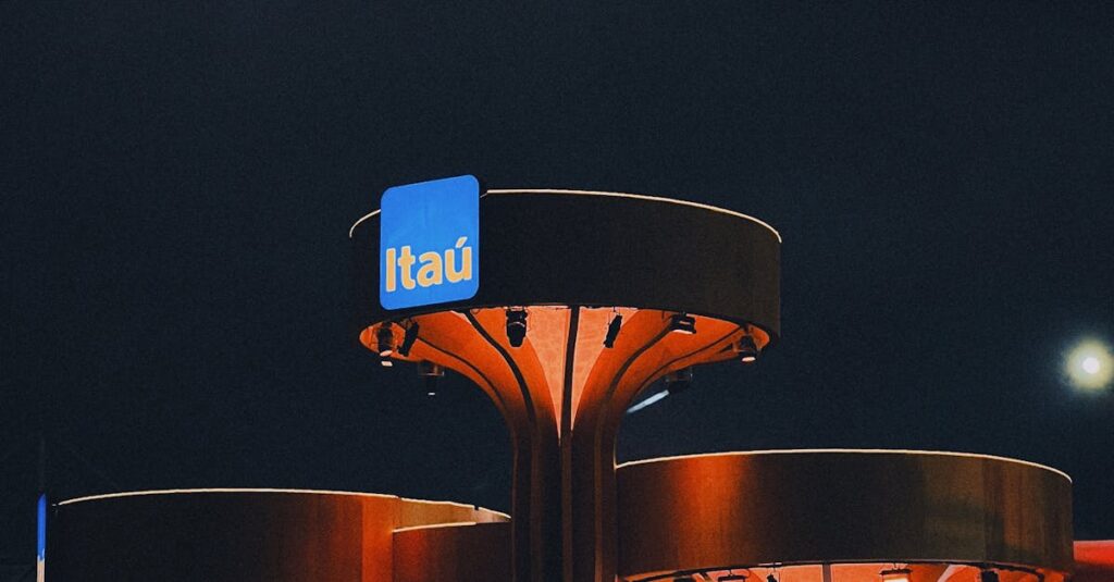 Itaú é um dos bancos mais usados no Brasil, inclusive para PIX. (Foto: Pexels)