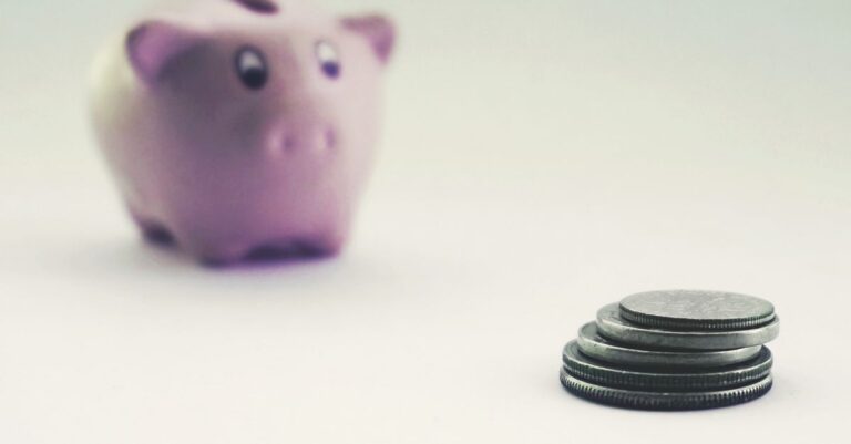 Renda extra: Caixinha do Nubank, o roxinho, pode ajudar. (Foto: Pexels)