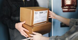 Shein: Alguns detalhes podem te fazer fugir das temidas taxas. (Foto; Pexels)