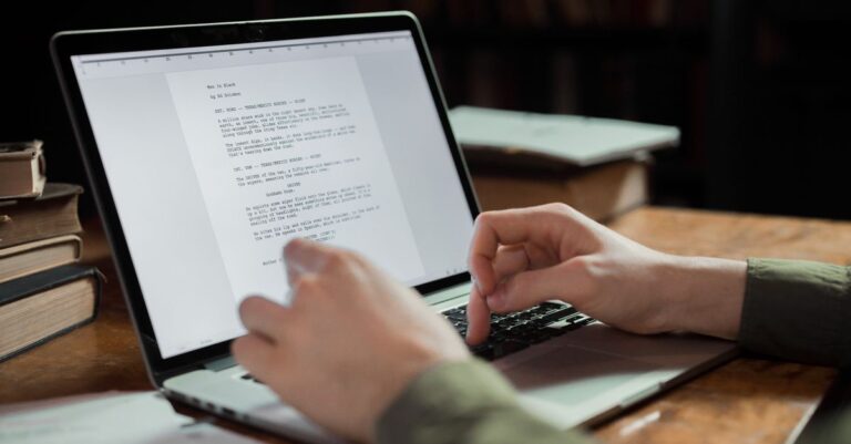 Renda extra: Ganhe dinheiro digitando textos em casa. (Foto: Pexels)