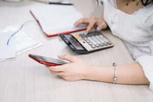 PIS/PASEP esquecido pode ajudar nas contas. (Foto: Pexels)